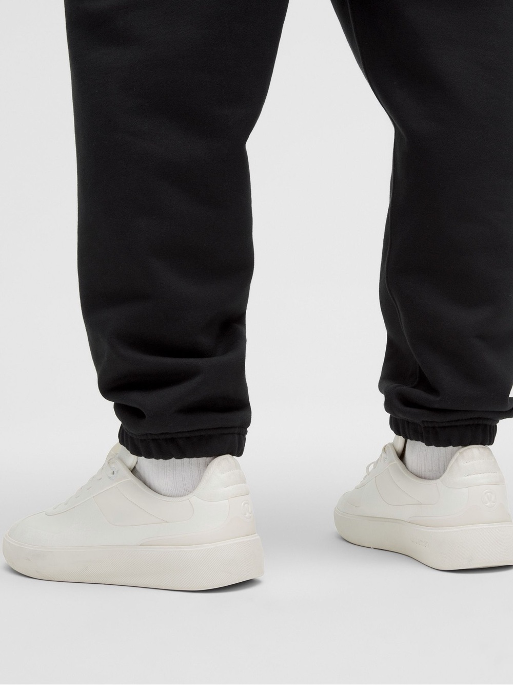 Lululemon Men’s Heavyweight Fleece Joggers in Black - Picture 3 of 12